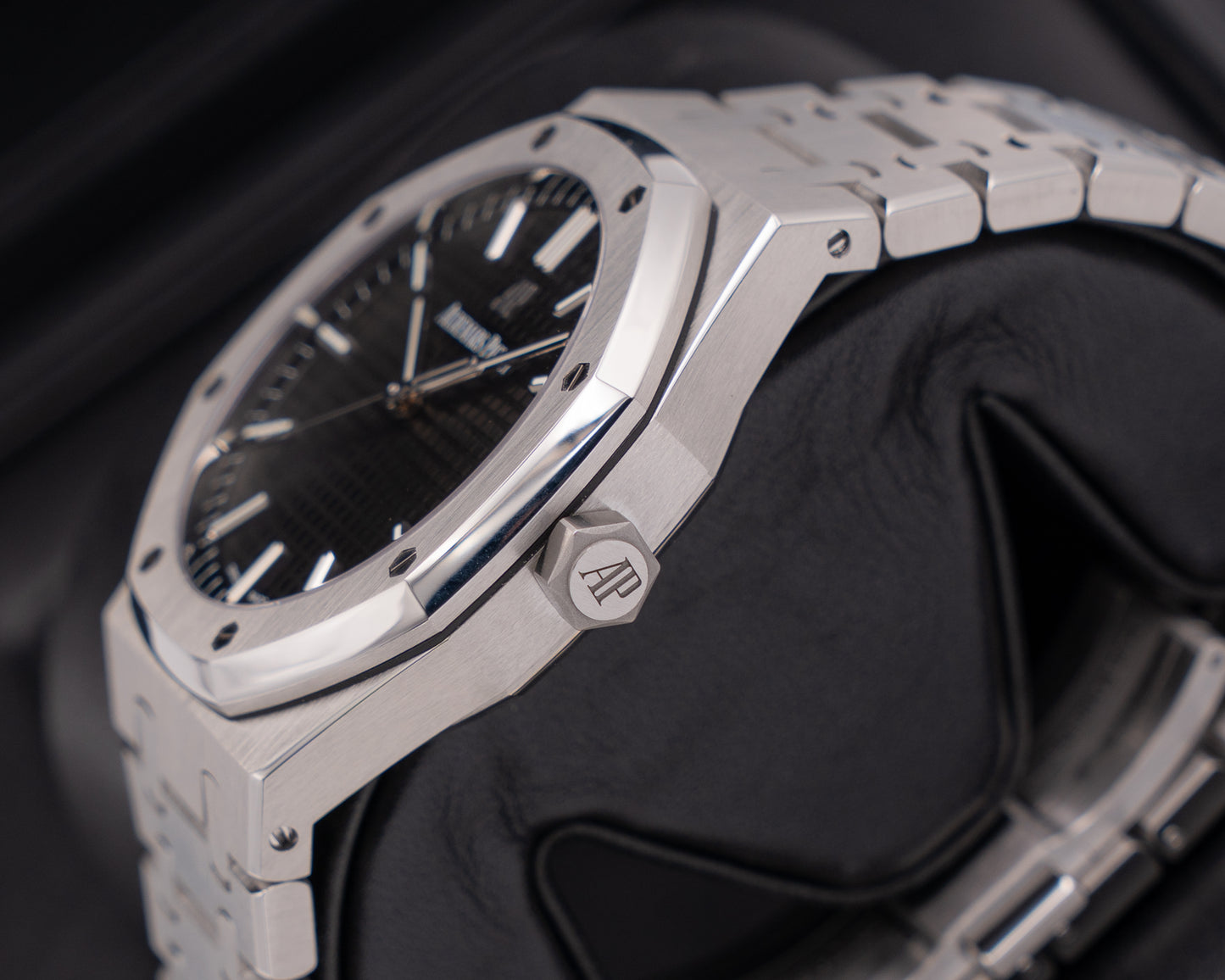 Audemars Piguet Royal Oak 41mm 15500ST.OO.1220ST.03 Black Dial