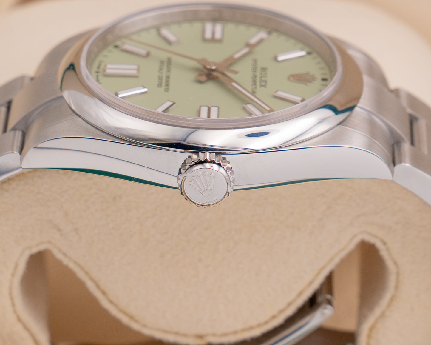Unworn Rolex Oyster Perpetual 41mm 134300 Pistachio 2026 Wooden Card