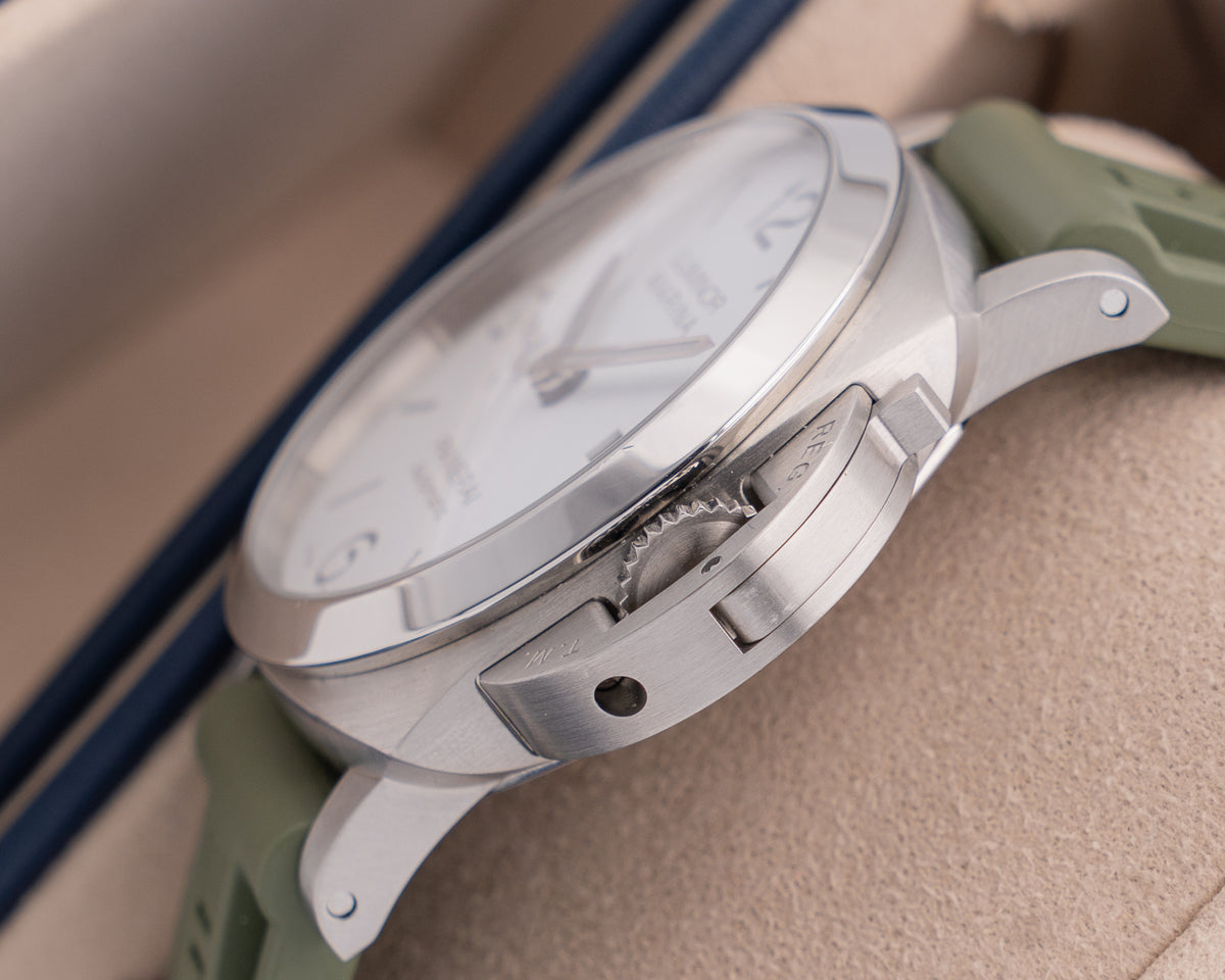 Panerai 44mm PAM01314 White Dial On a Green Rubber Strap 2025