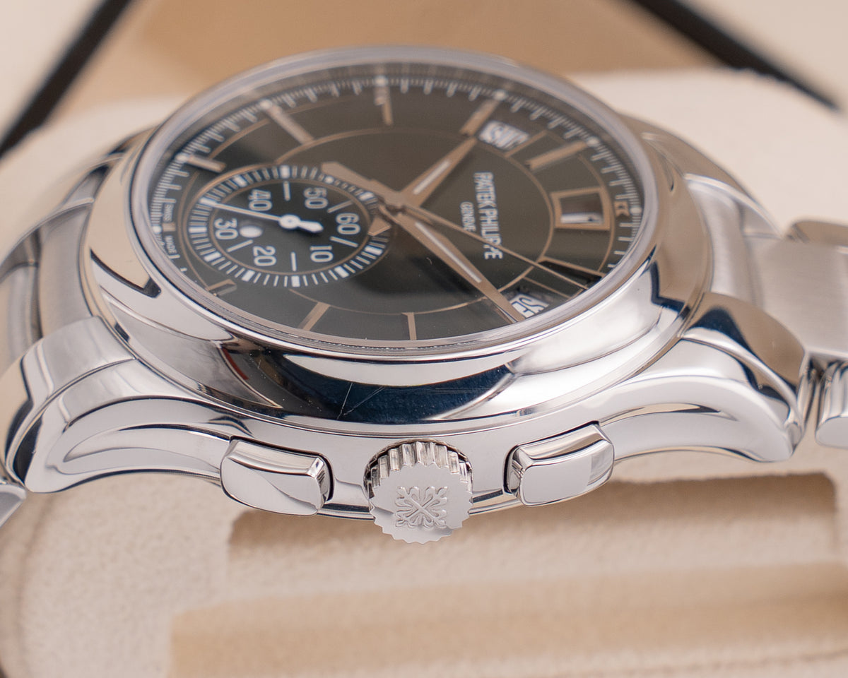 Patek Complications 42mm 5905/1A-001 Green Dial on Bracelet 2024