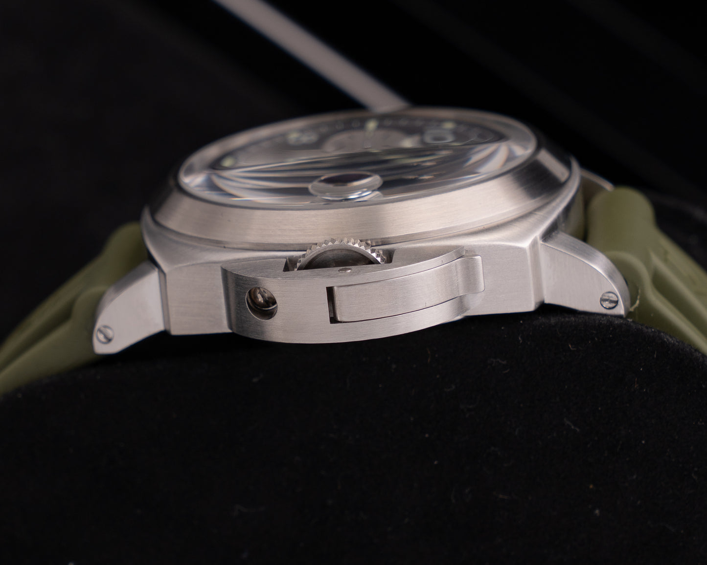 Panerai Luminor Marina 44mm Pam00086 Black Dial Green strap