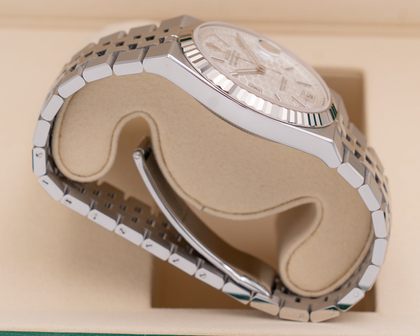 UNWORN Rolex Land-Dweller 40mm 127334 White Dial 2026