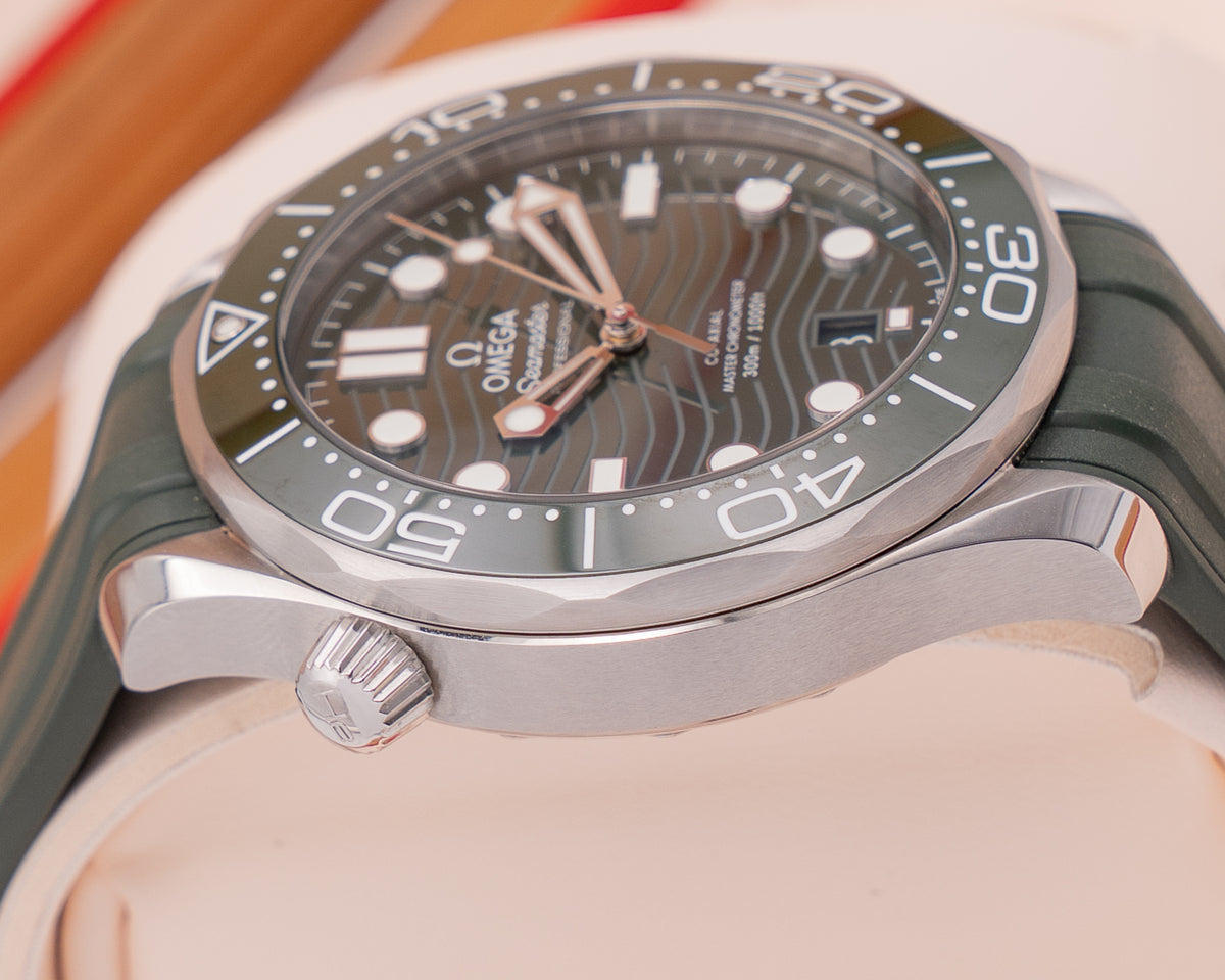 Omega Seamaster 300M 42mm 210.32.42.20.10.001 "Seaweed" Green