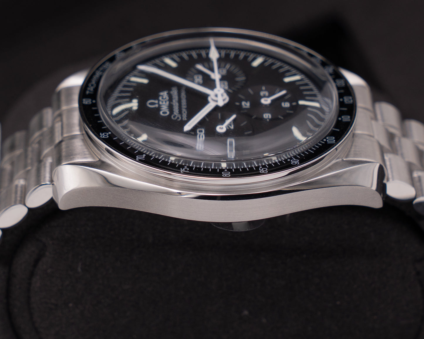 UNWORN STICKERED Omega Speedmaster Moonwatch 42mm 31030425001001 Black Dial Hesalite 2026