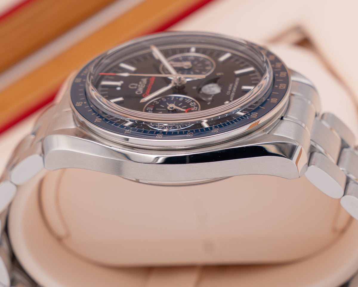 Omega Speedmaster Moonphase Chronograph Master Chronometer 44.25mm 304.33.44.52.03.001 Blue Dial 2024