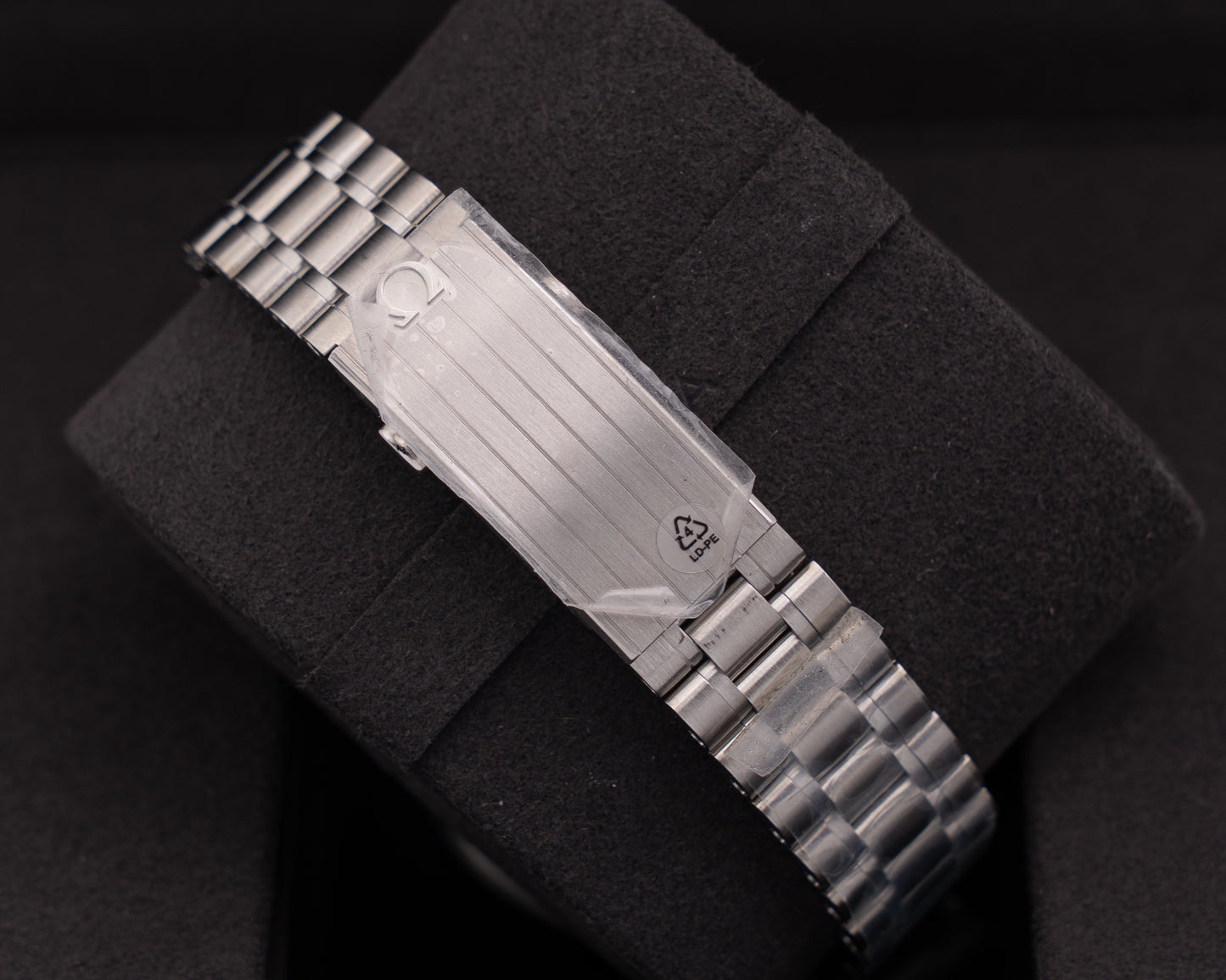 UNWORN STICKERED Omega Speedmaster Moonwatch 42mm 31030425001001 Black Dial Hesalite 2026