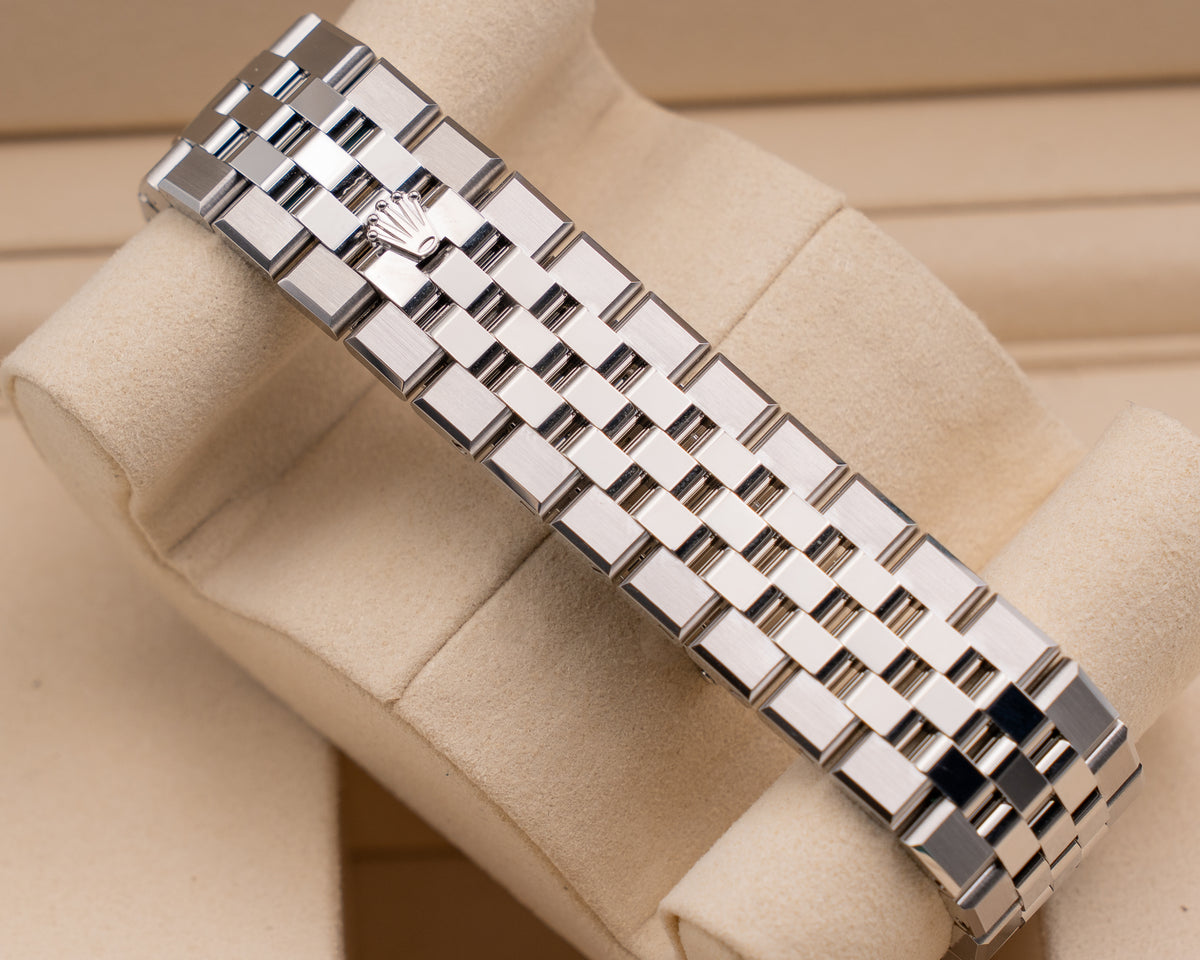 Unworn Rolex Land-Dweller 36mm 127234 2026