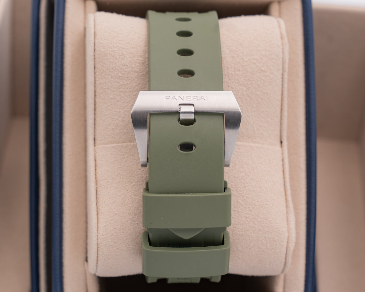 Panerai 44mm PAM01314 White Dial On a Green Rubber Strap 2025