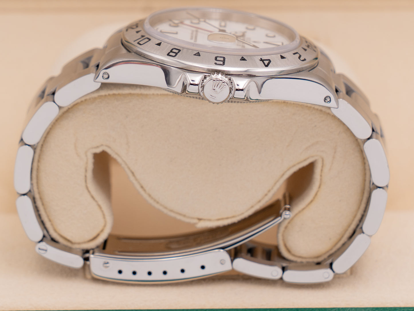 Rolex Oyster Perpetual Explorer II 40mm 16570 White Dial
