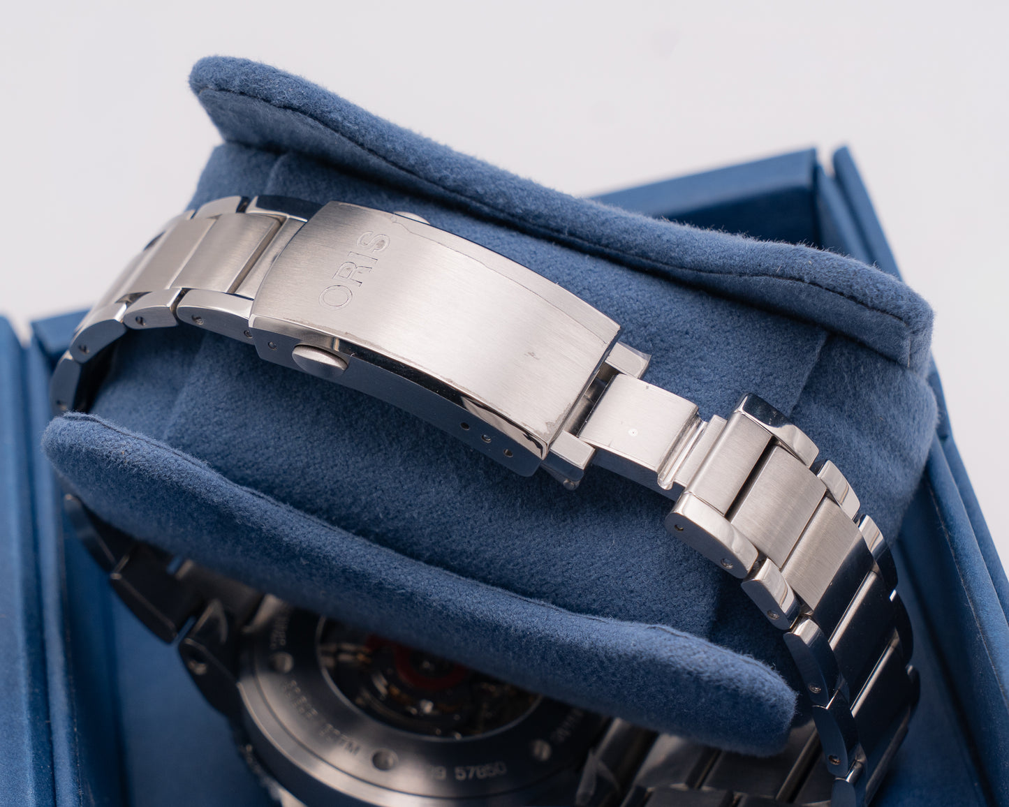 UNWORN STICKERED Oris Aquis Date Relief 43.5mm Grey Dial Stainless Steel