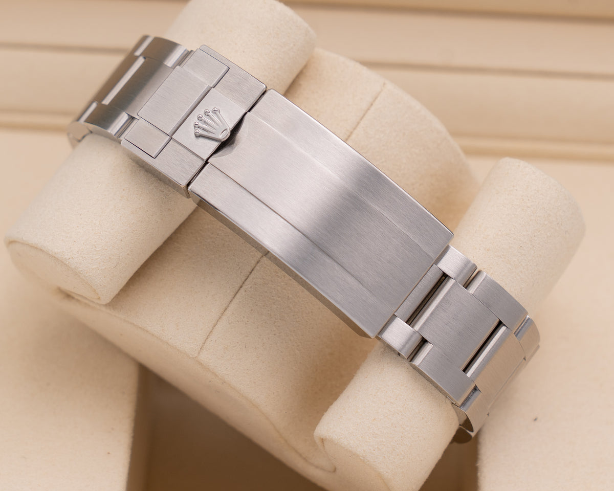 Unworn Rolex SUBMARINER 41mm 124060 On Oyster 2025