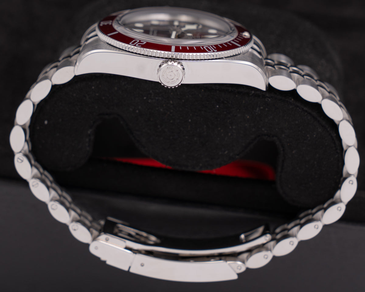UNWORN Tudor Black Bay 58 39mm 7939a Red Dial Red Bezel jubilee 2026