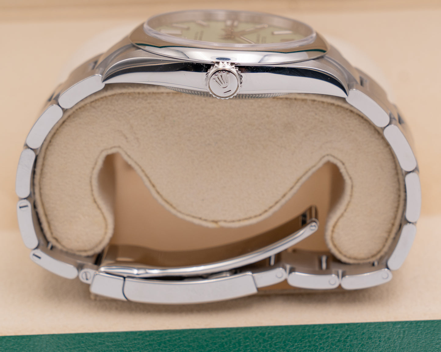 Unworn Rolex Oyster Perpetual 41mm 134300 Pistachio 2026 Wooden Card