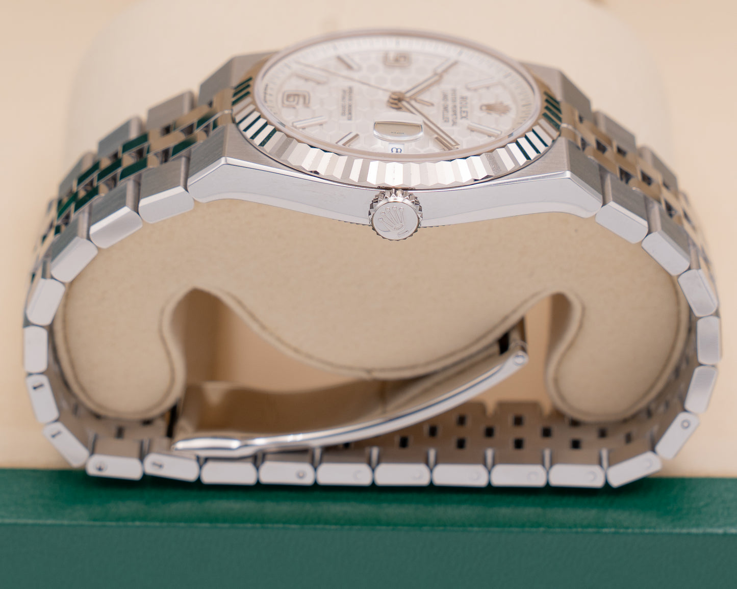 UNWORN Rolex Land-Dweller 40mm 127334 White Dial 2026