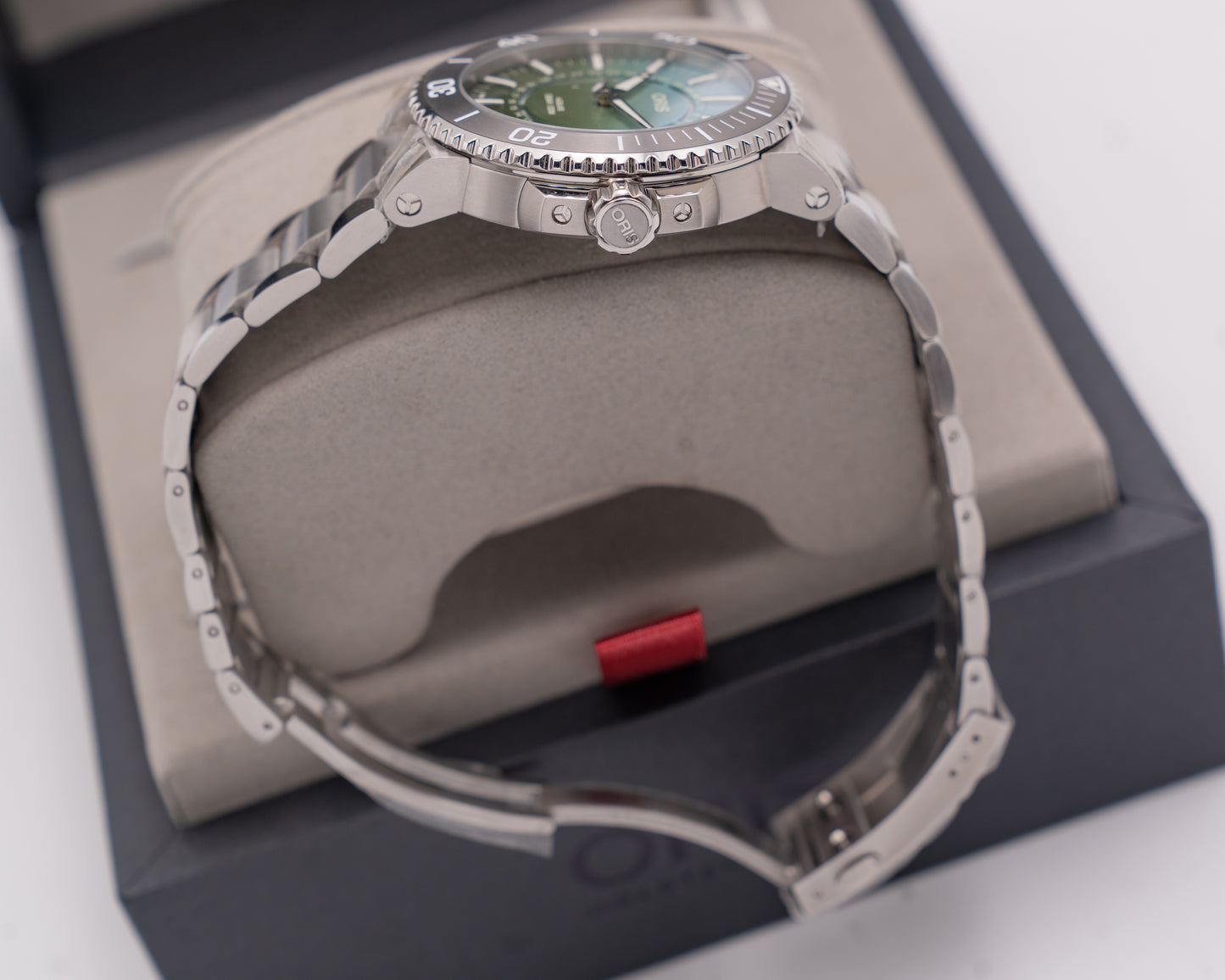 UNWORN STICKERED Oris Aquis Dat Watt Limited Edition II 43.5mm Green Dial Stainless Steel