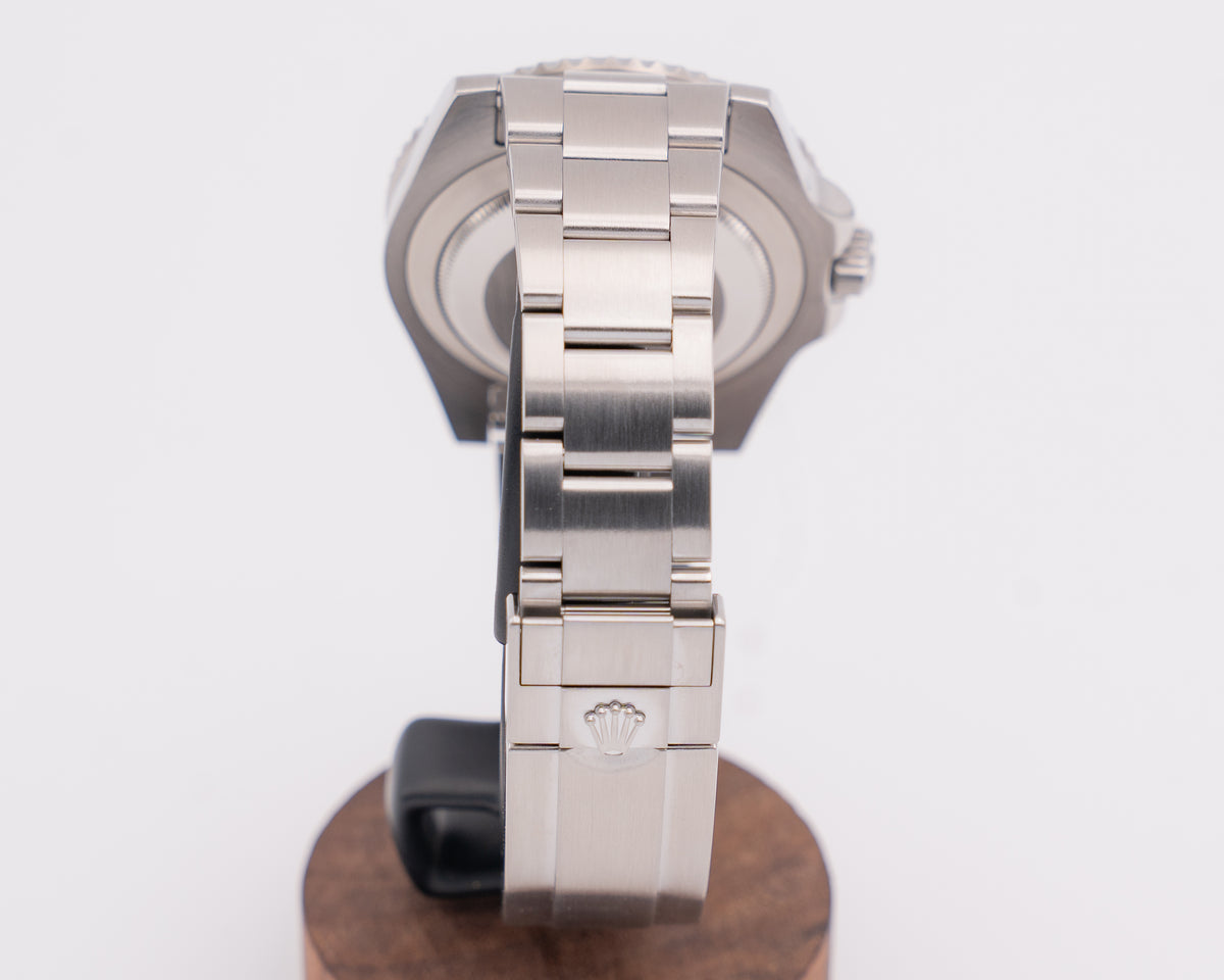 Rolex Submariner 40mm 116610LV Hulk 2010