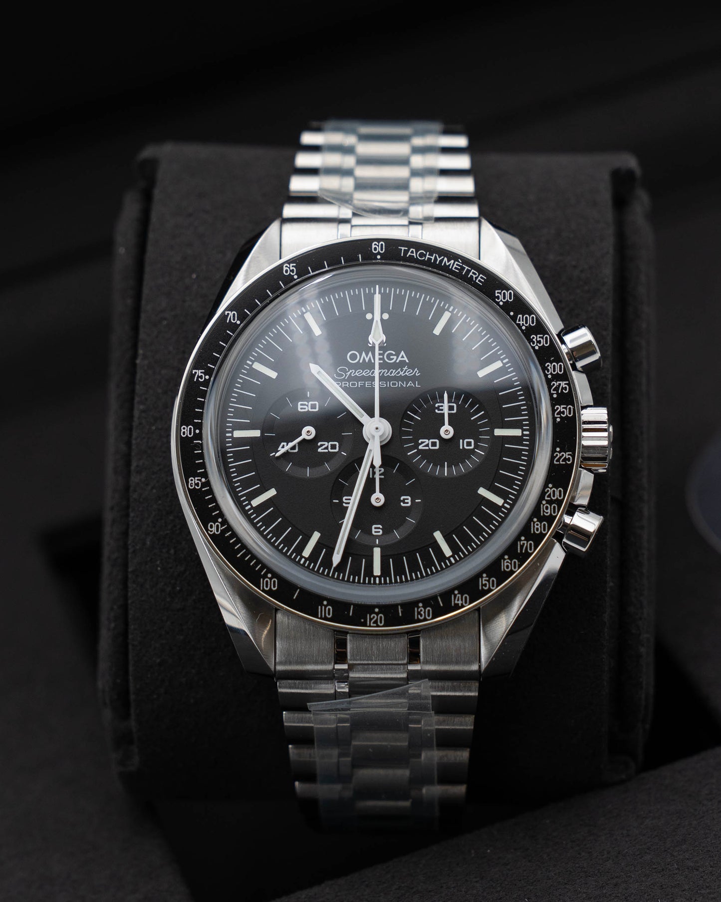 UNWORN STICKERED 2026 Omega Speedmaster Professional Moonwatch 42mm 310.30.42.50.01.002 Black Dial Sapphire Sandwhich