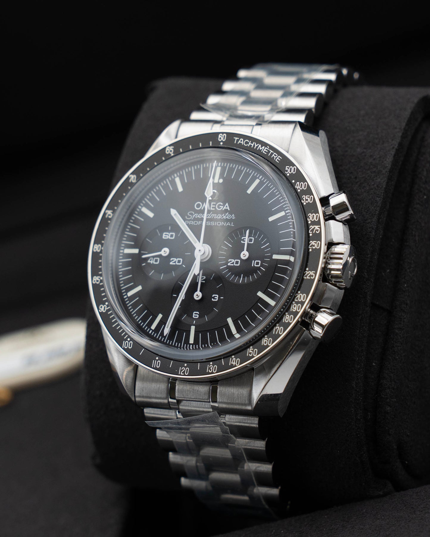 UNWORN STICKERED 2026 Omega Speedmaster Professional Moonwatch 42mm 310.30.42.50.01.002 Black Dial Sapphire Sandwhich