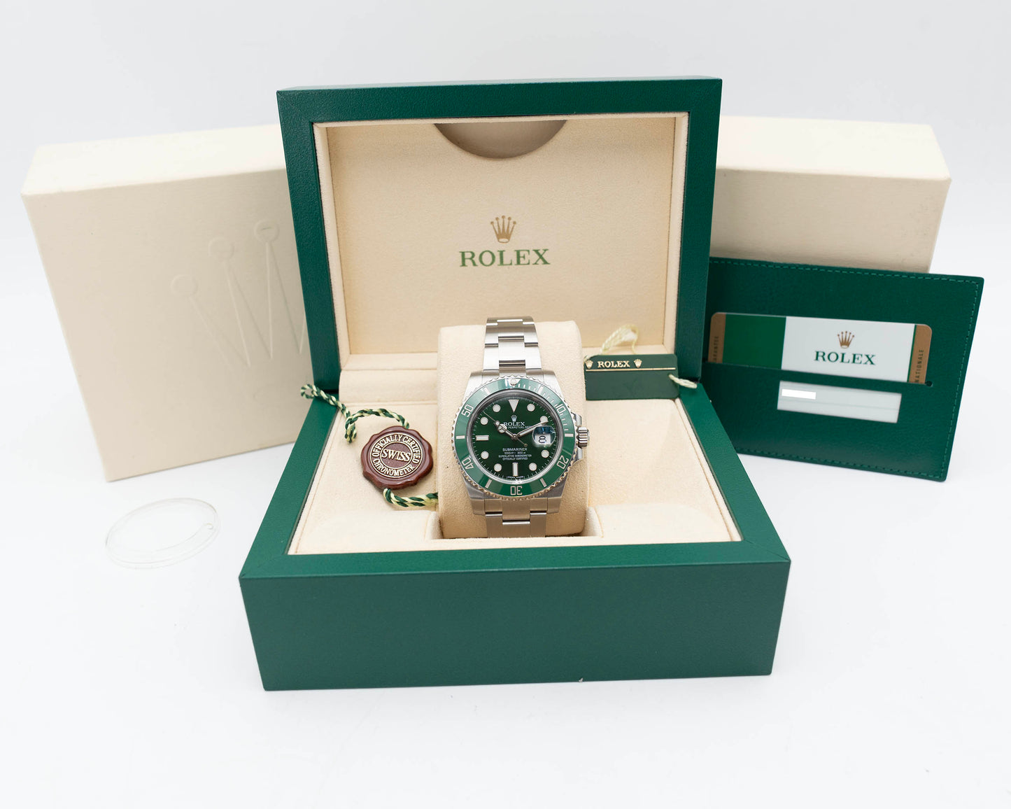 Rolex Submariner Date 40mm 116610LV Hulk 2015