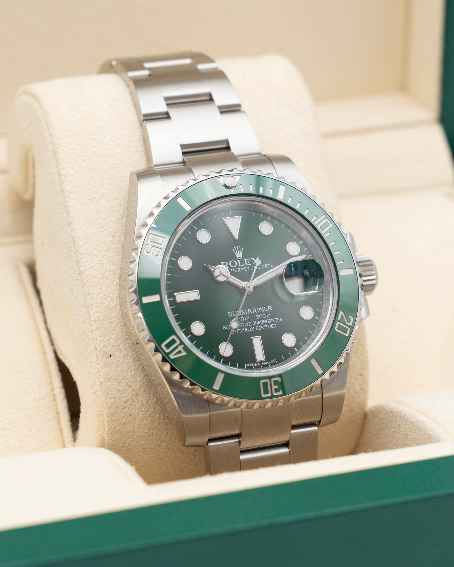 Rolex Submariner Date 40mm 116610LV Hulk 2015