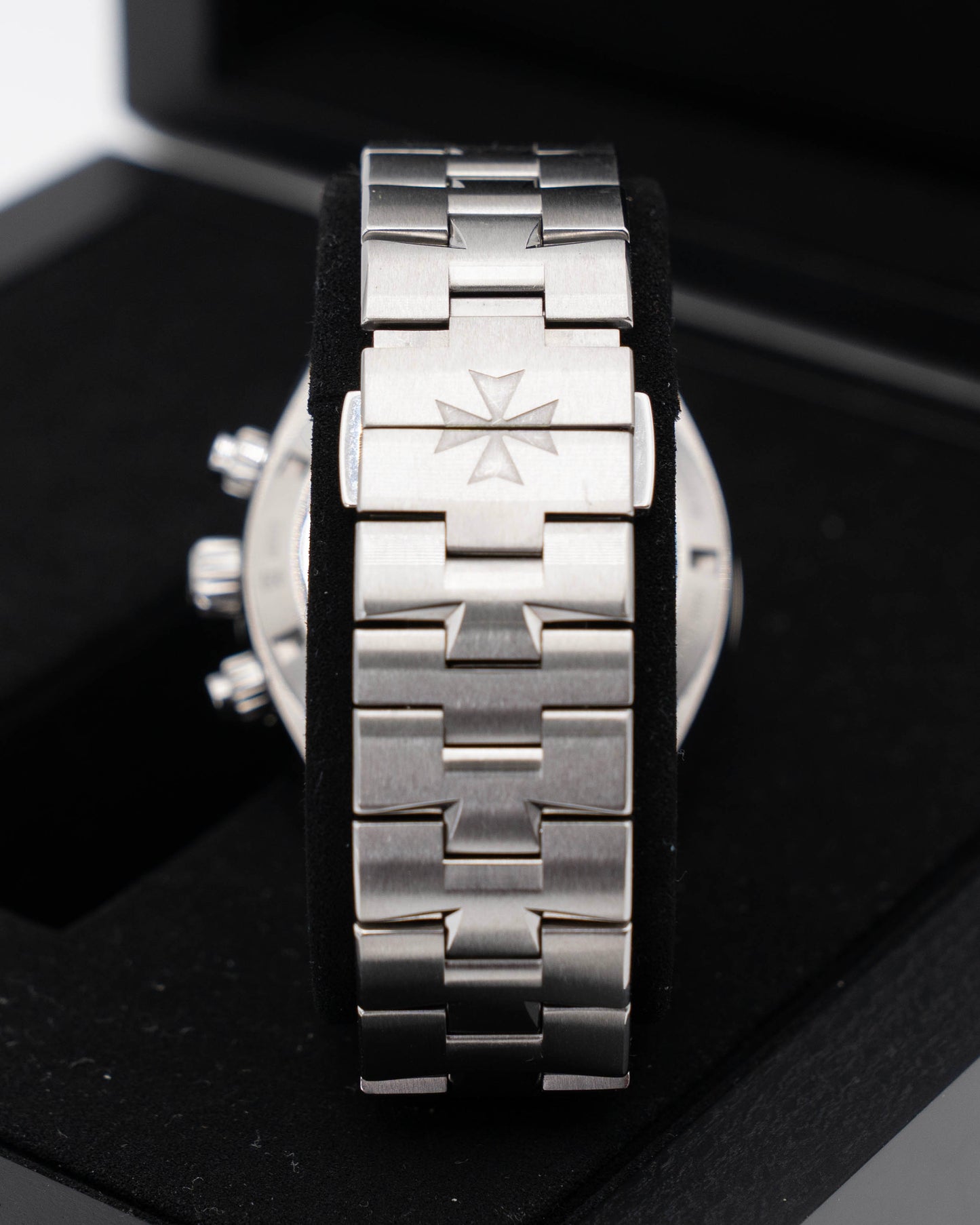 Vacheron Constantin Overseas Chronograph 42.5mm 5500V/110A-B075 Silver Dial 2017
