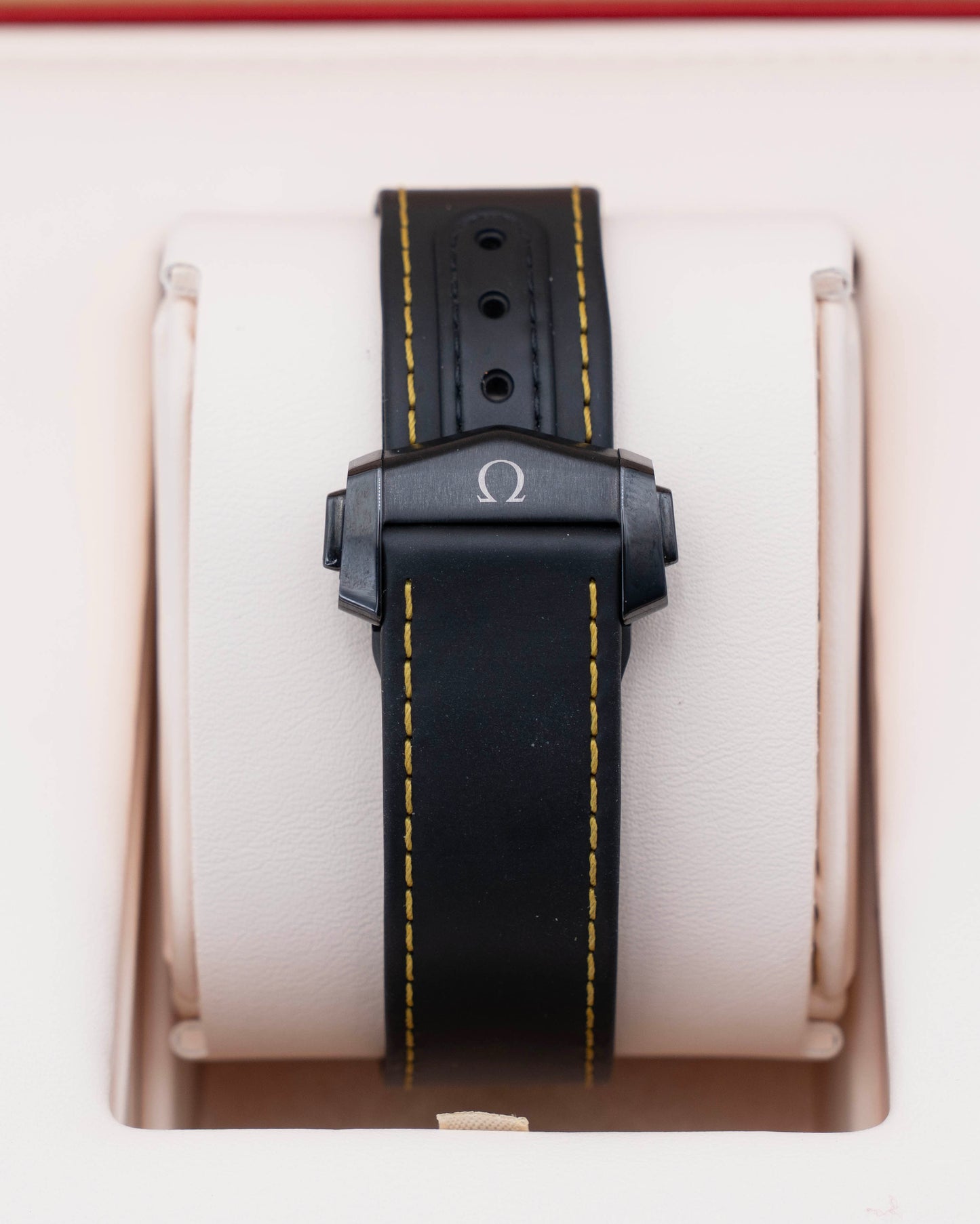 Omega Speedmaster 44.25mm 310.92.44.50.01.001 Dark Side of the Moon Ceramic 2024