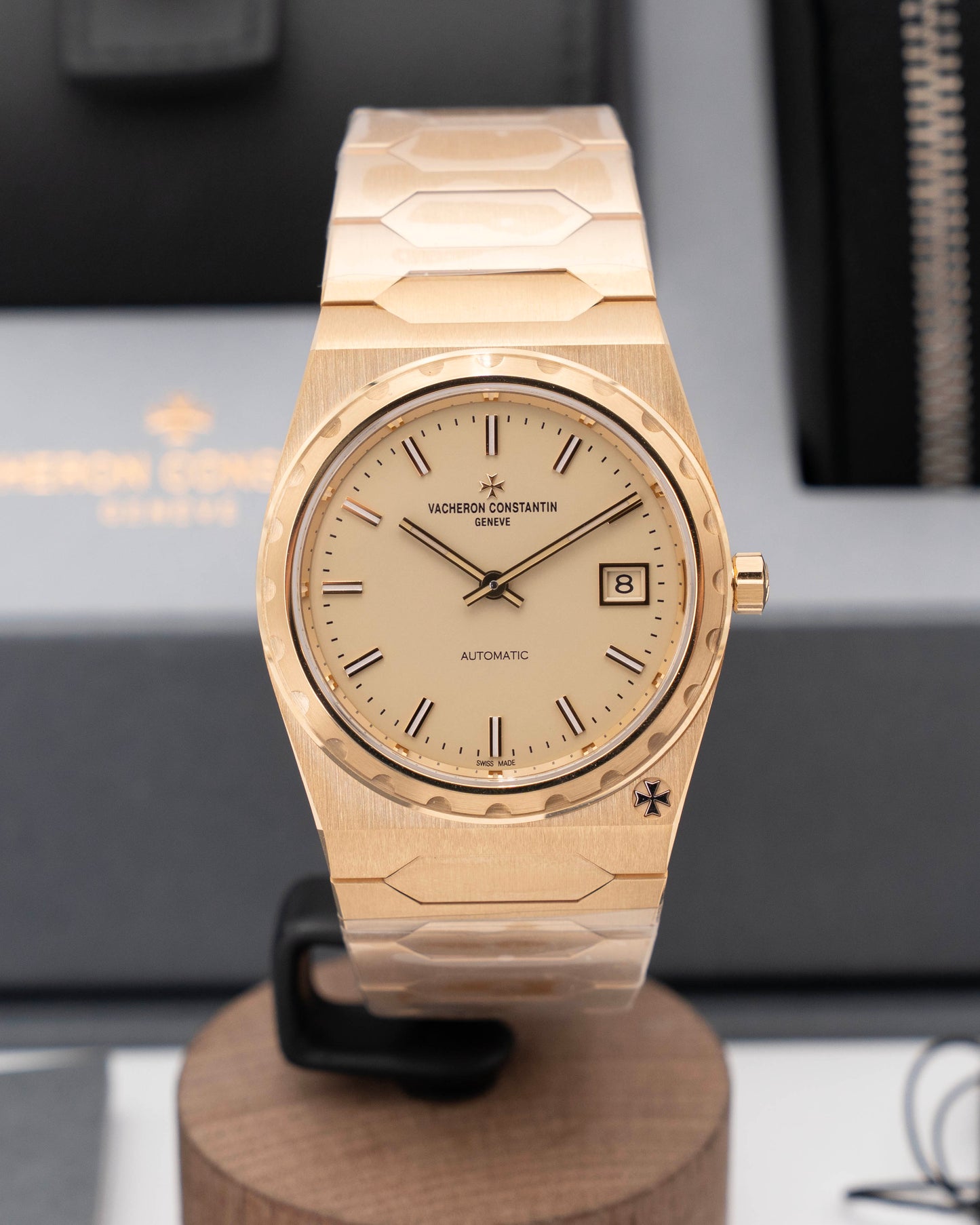 UNWORN Vacheron Constantin Historiques 222 37mm 4200H/222J-B935 Yellow Gold 2026