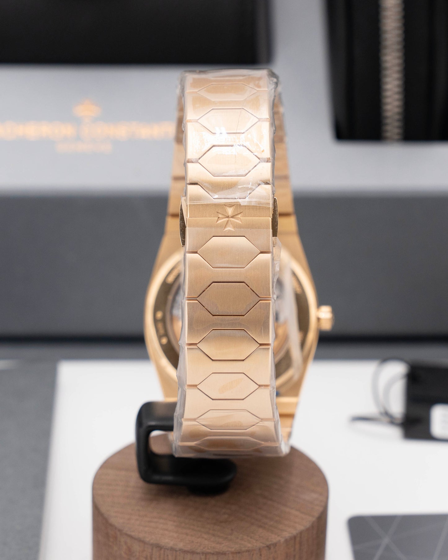 UNWORN Vacheron Constantin Historiques 222 37mm 4200H/222J-B935 Yellow Gold 2026
