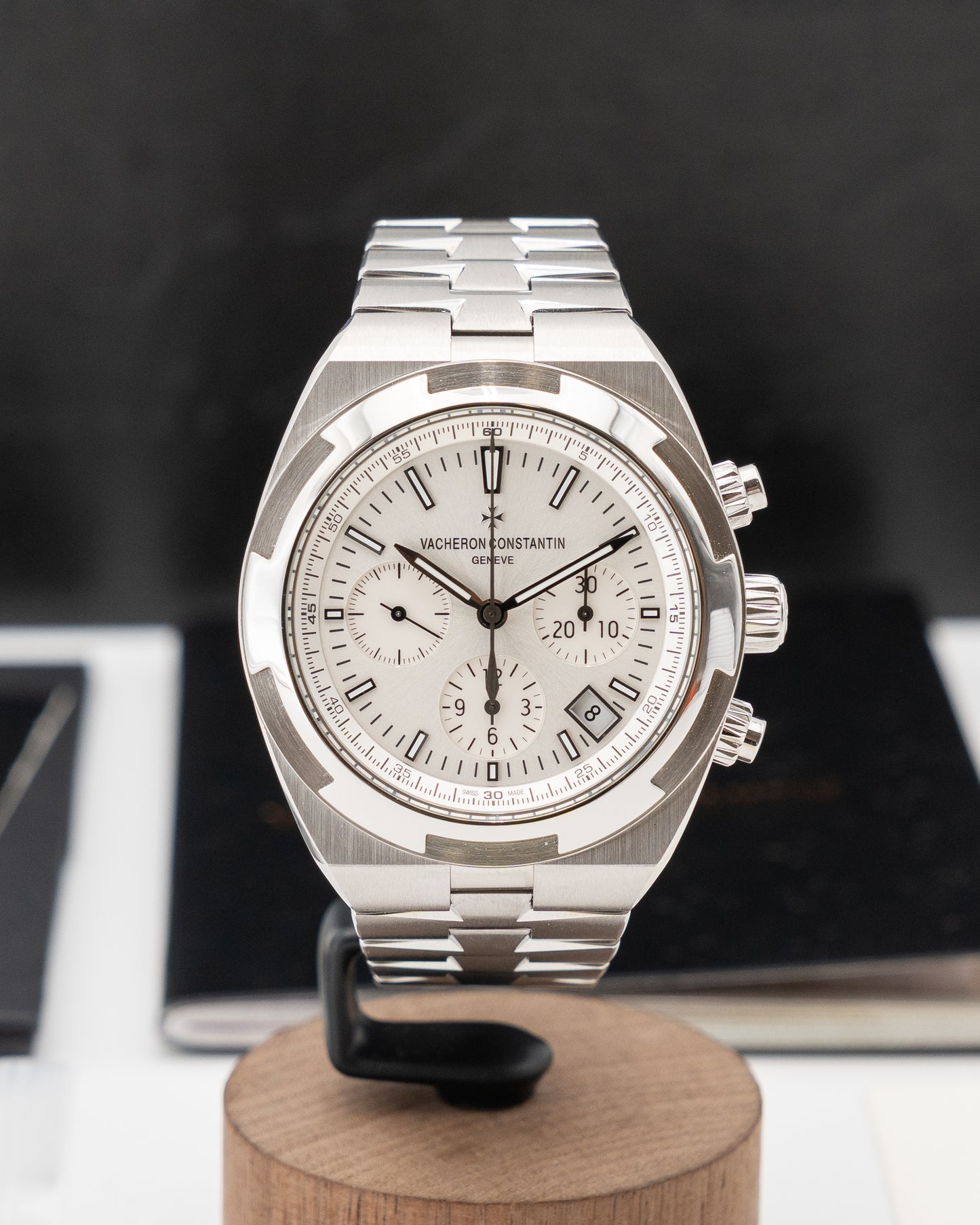 Vacheron Constantin Overseas Chronograph 42.5mm 5500V/110A-B075 Silver Dial 2019