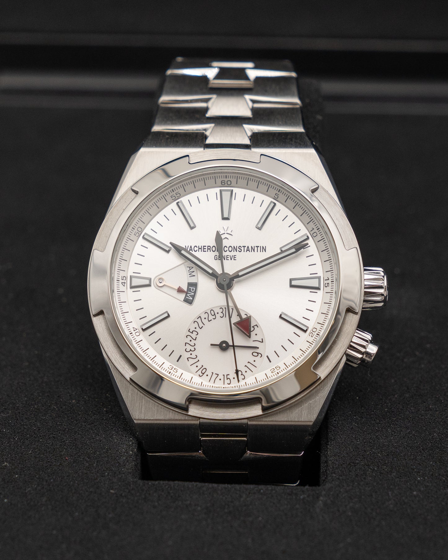 Vacheron Constantin Overseas Dual Time 41mm 7920V/210A-B333 Silver Dial