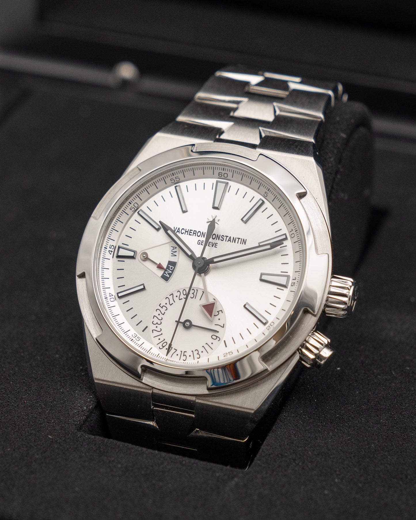 Vacheron Constantin Overseas Dual Time 41mm 7920V/210A-B333 Silver Dial