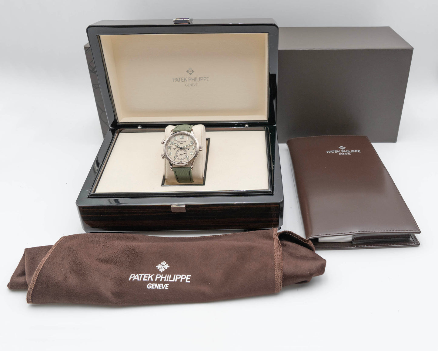 Patek Philippe 5524G Pilot Travel time Cream Dial / Green 2025