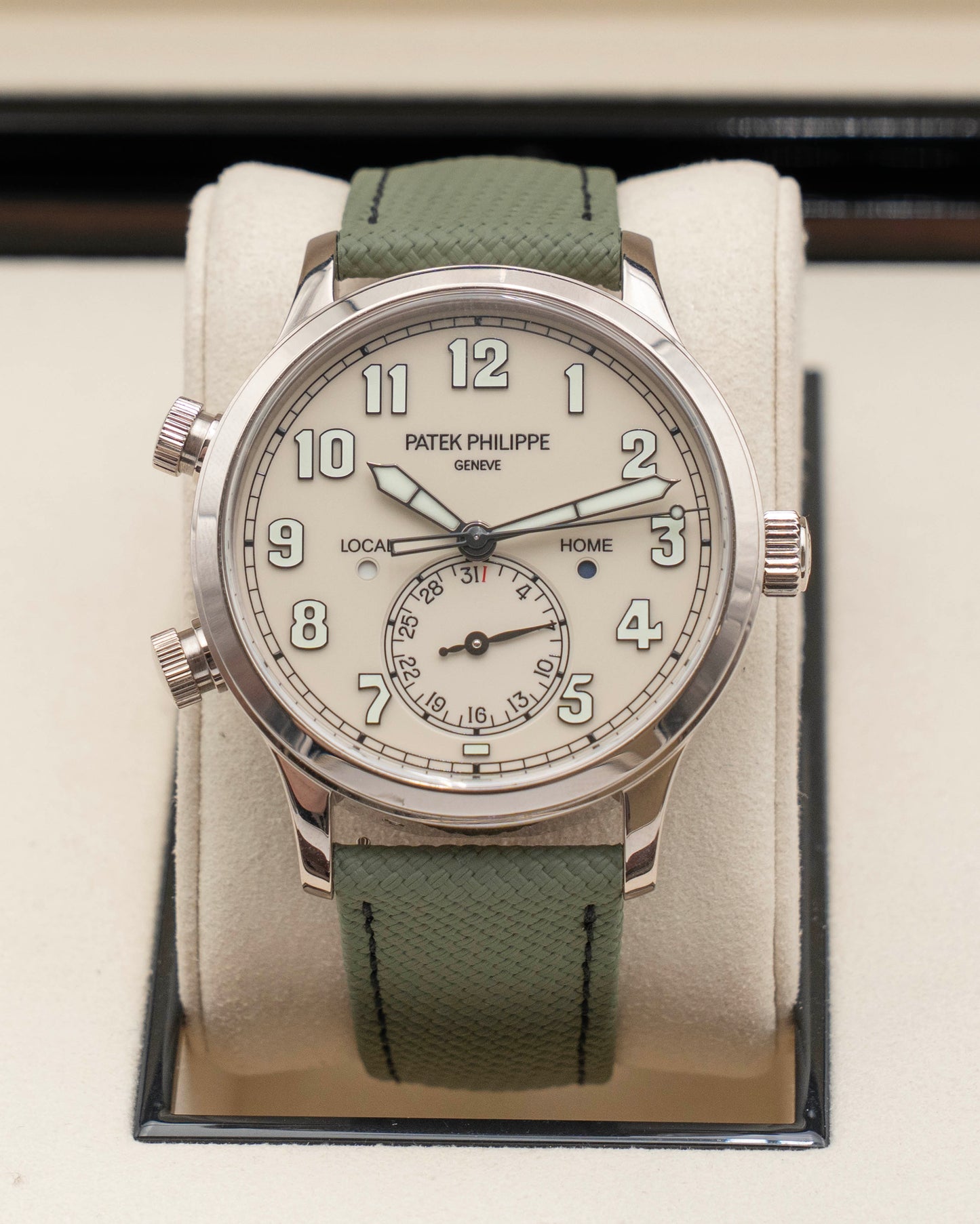 Patek Philippe 5524G Pilot Travel time Cream Dial / Green 2025