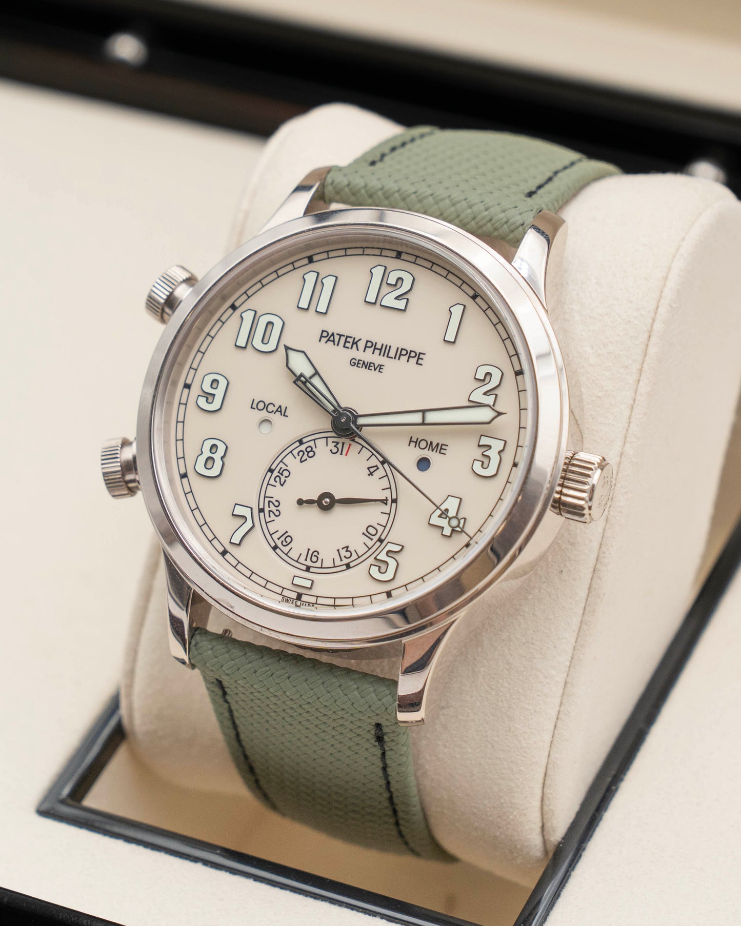 Patek Philippe 5524G Pilot Travel time Cream Dial / Green 2025