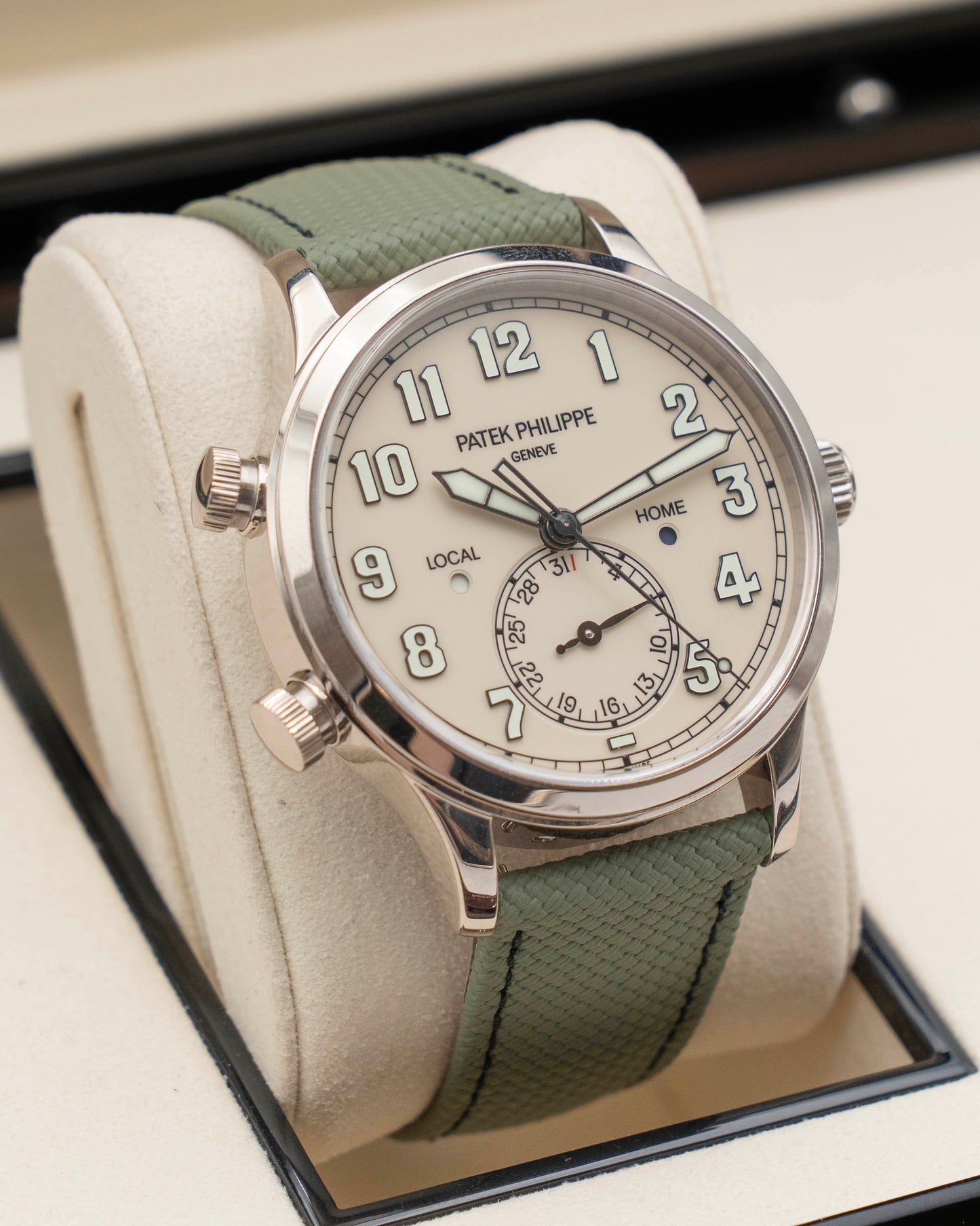 Patek Philippe 5524G Pilot Travel time Cream Dial / Green 2025