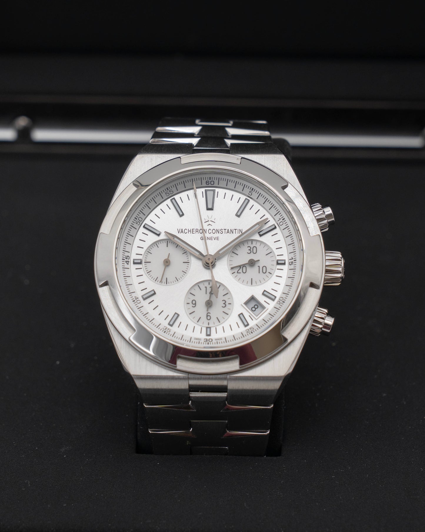 Vacheron Constantin Overseas Chronograph 42.5mm 5500V/110A-B075 Silver Dial 2018