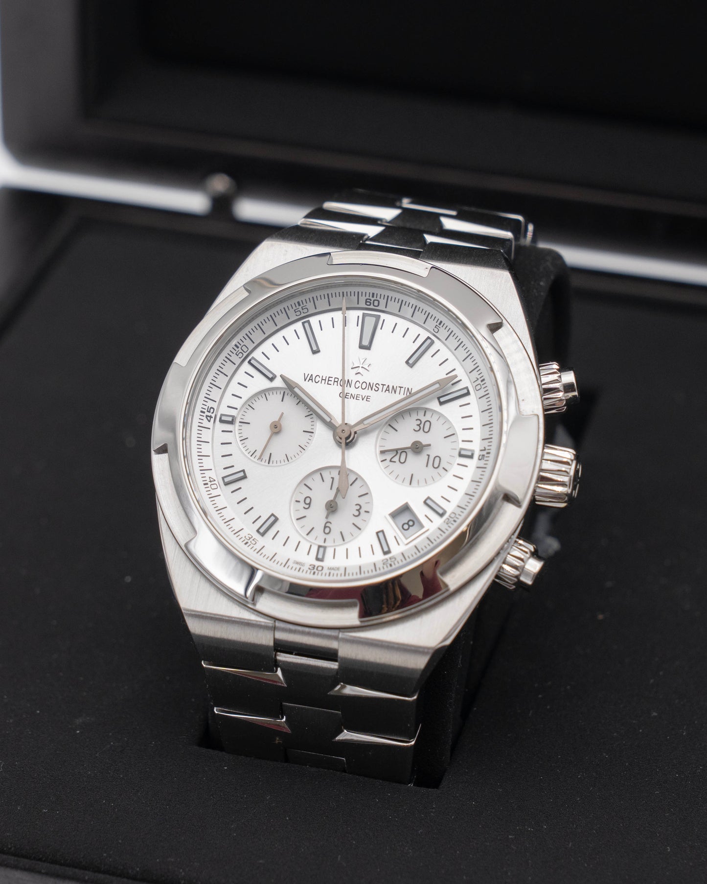 Vacheron Constantin Overseas Chronograph 42.5mm 5500V/110A-B075 Silver Dial 2018
