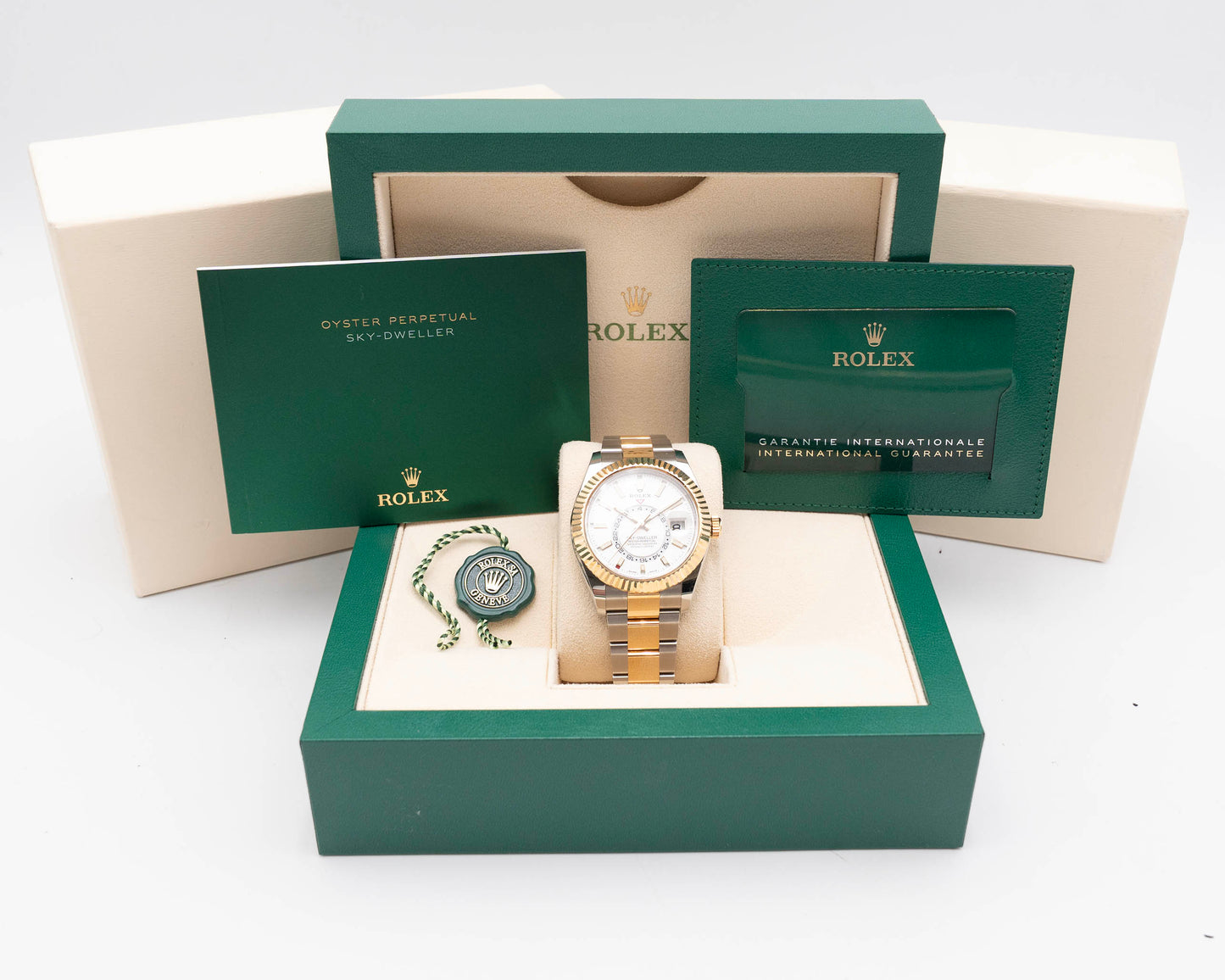 Rolex Skydweller 42mm 326933 Two Tone Yellow Gold White Dial 2021 (326933 wh)