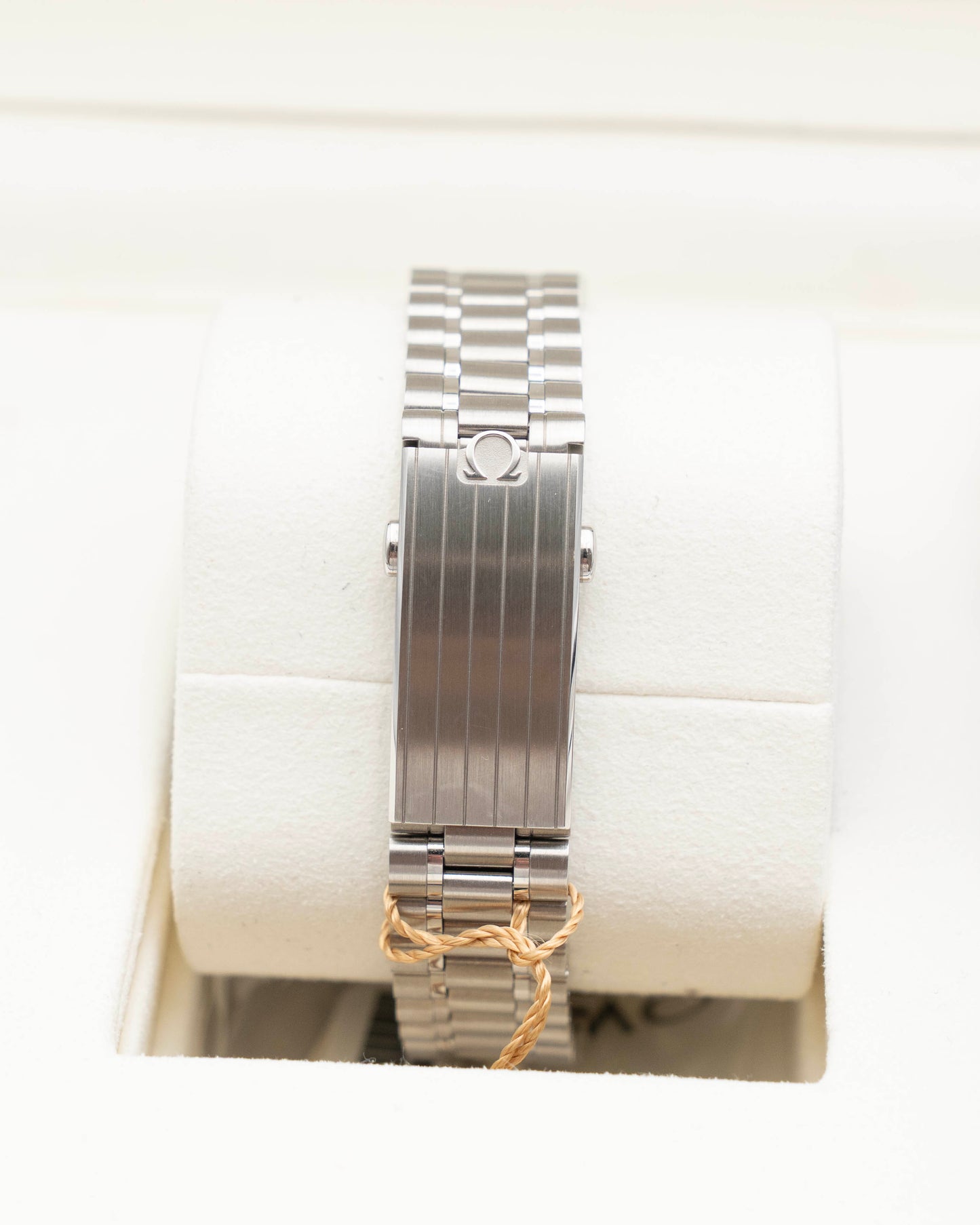 Omega Speedmaster Silver Snoopy Award 42mm 310.32.42.50.02.001 Co-axial Moonwatch On Bracelet 2026