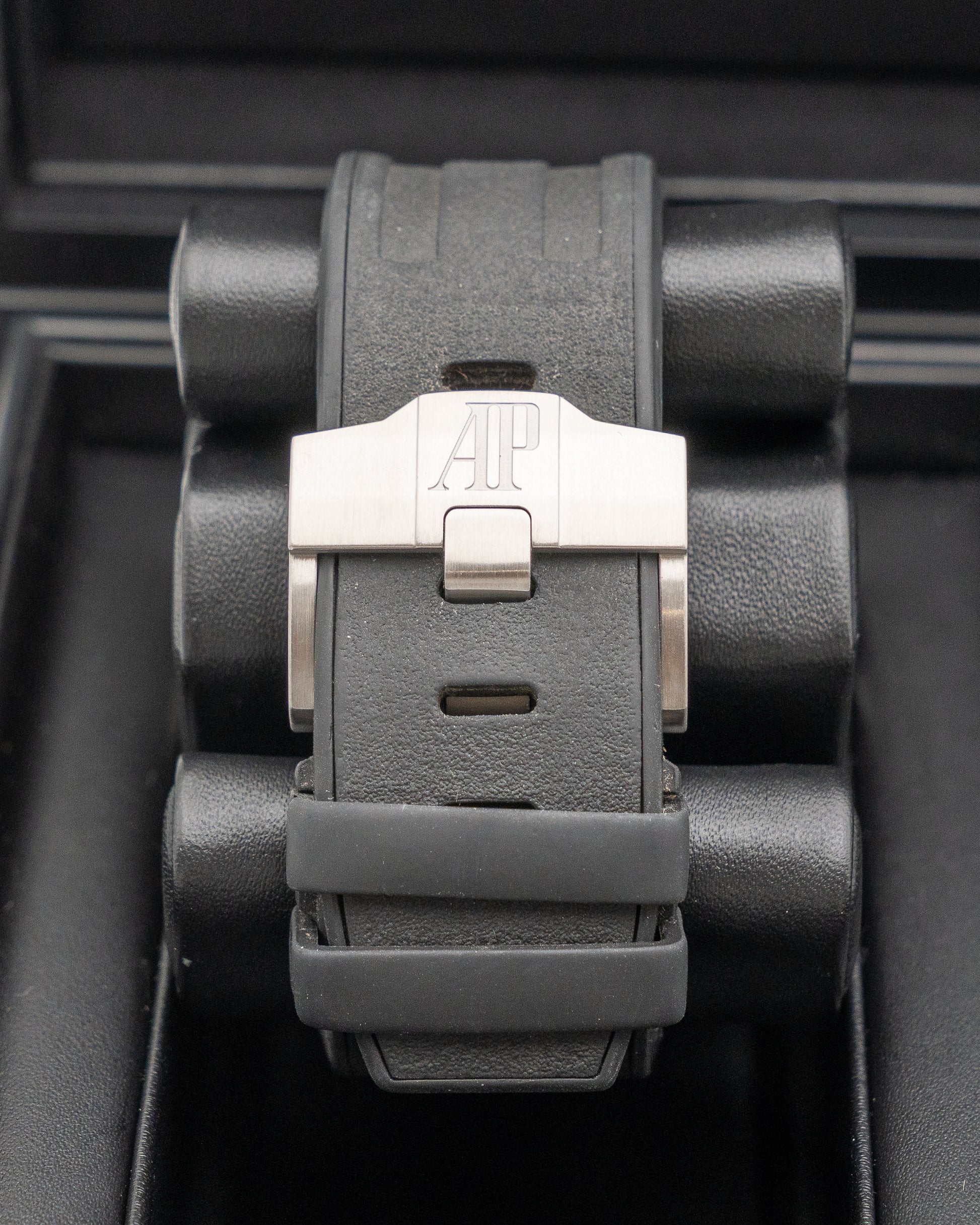 buckle_opened