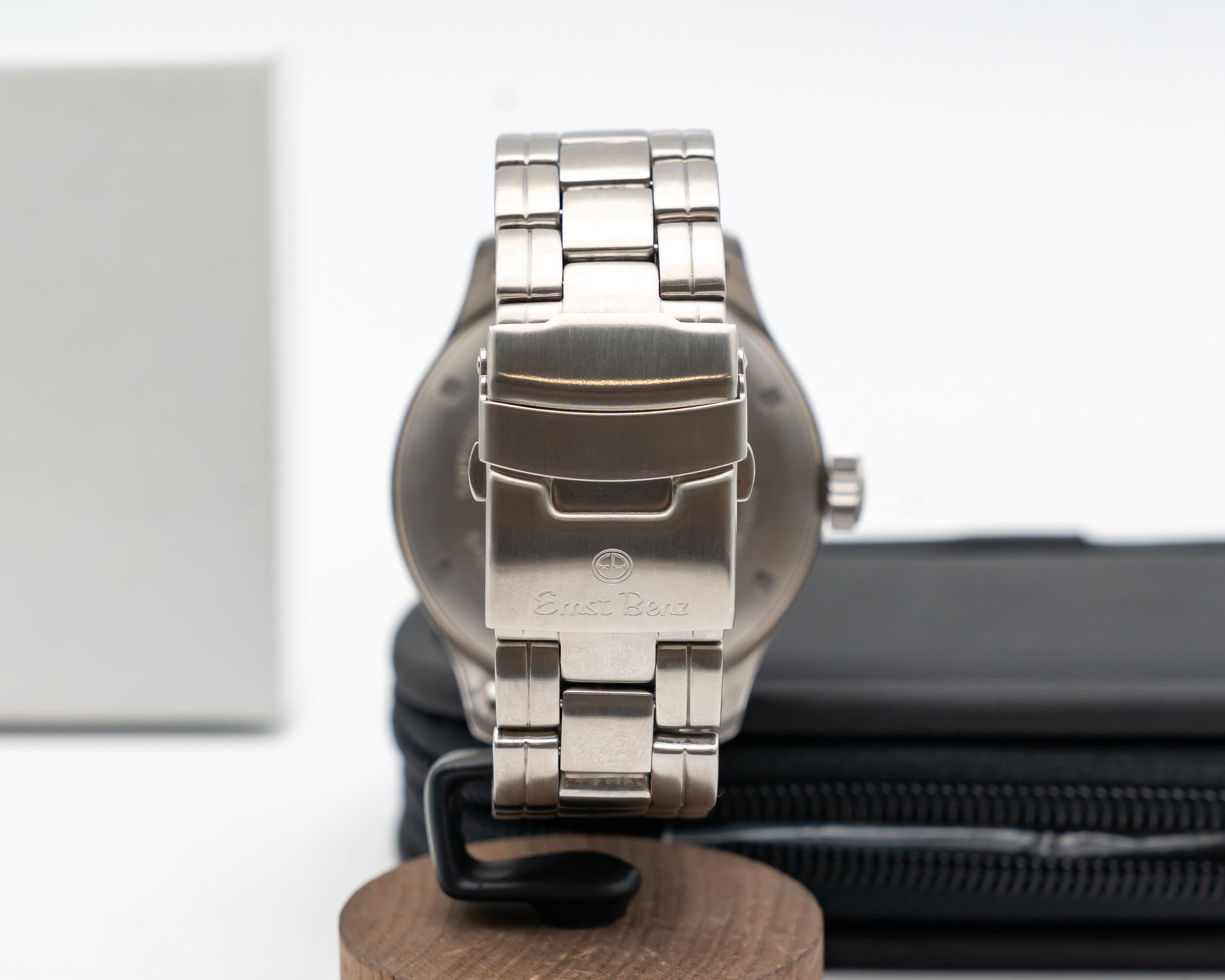 buckle_opened