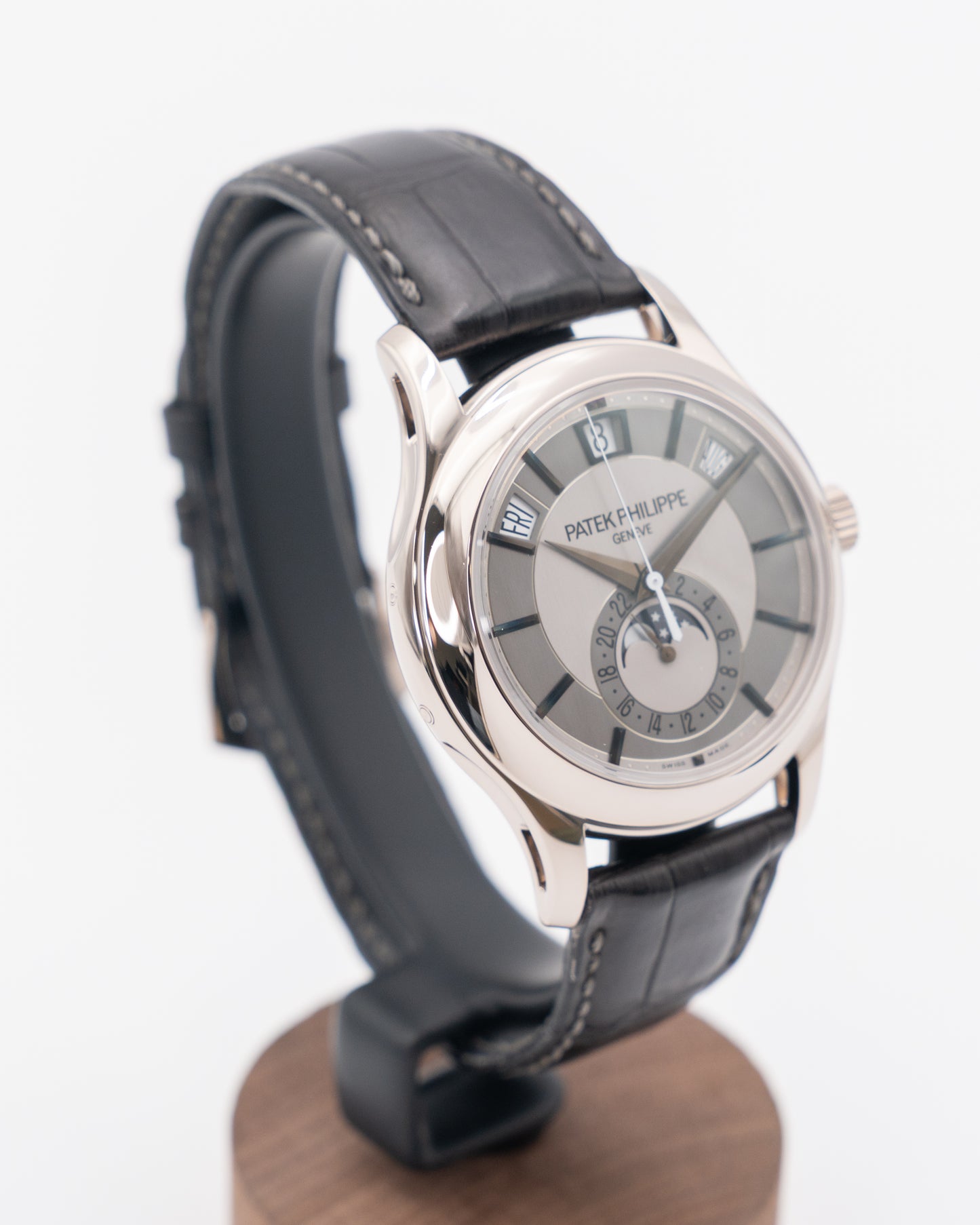 Patek Philippe 40.2mm 5205G Annual Calendar White Gold Grey Dial