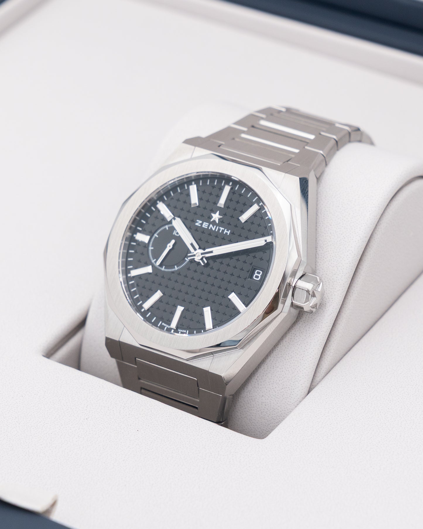Zenith Defy Skyline 41mm 03.9300.3620/21.I001 Black Dial 2025