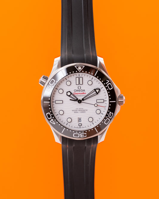 NEW UNWORN 2025 Omega Seamaster 300m 42mm 210.30.42.20.04.001 White Dial On Strap 2025