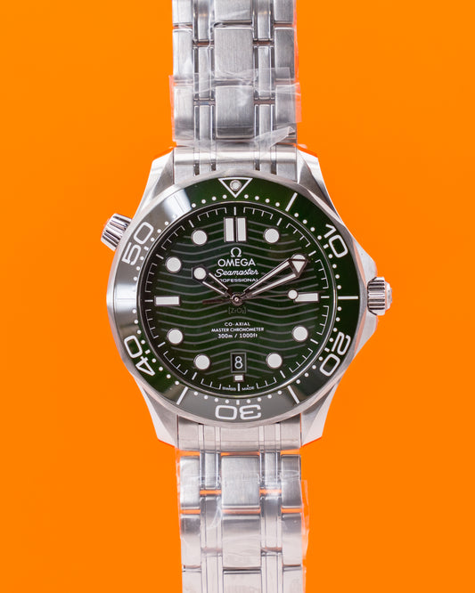 UNWORN 2025 WITH STICKERS Omega Seamaster Diver 300M 42mm 210.30.42.20.10.001 Green On Bracelet 2025