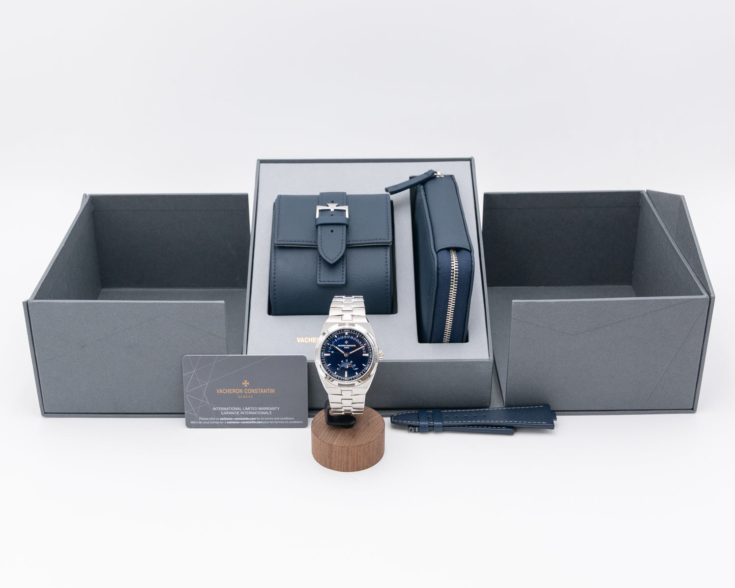 Vacheron Constantin Overseas 41mm 4000V/210A-B911 Moon Phase Retrograde Date Blue Dial 2025