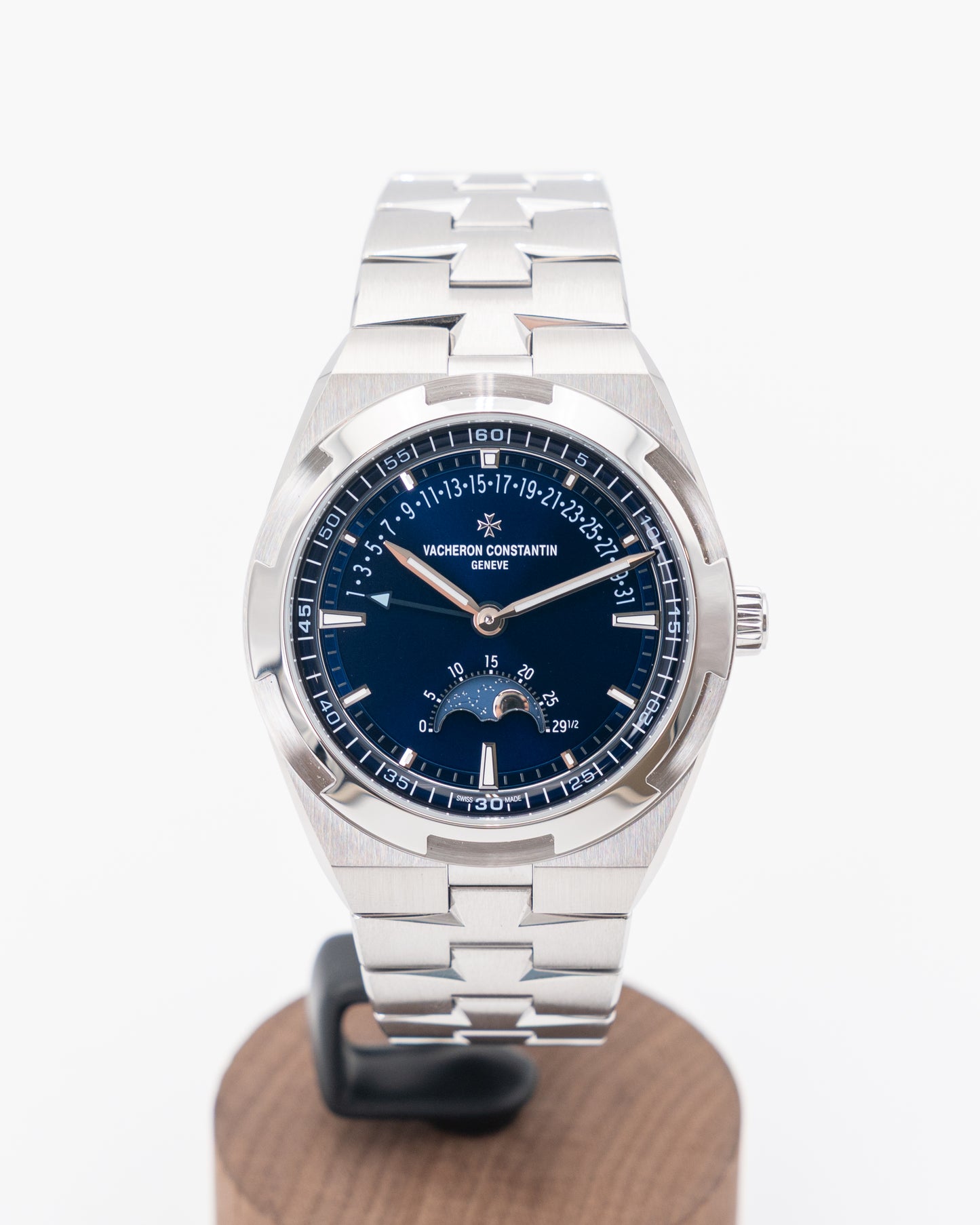 Vacheron Constantin Overseas 41mm 4000V/210A-B911 Moon Phase Retrograde Date Blue Dial 2025