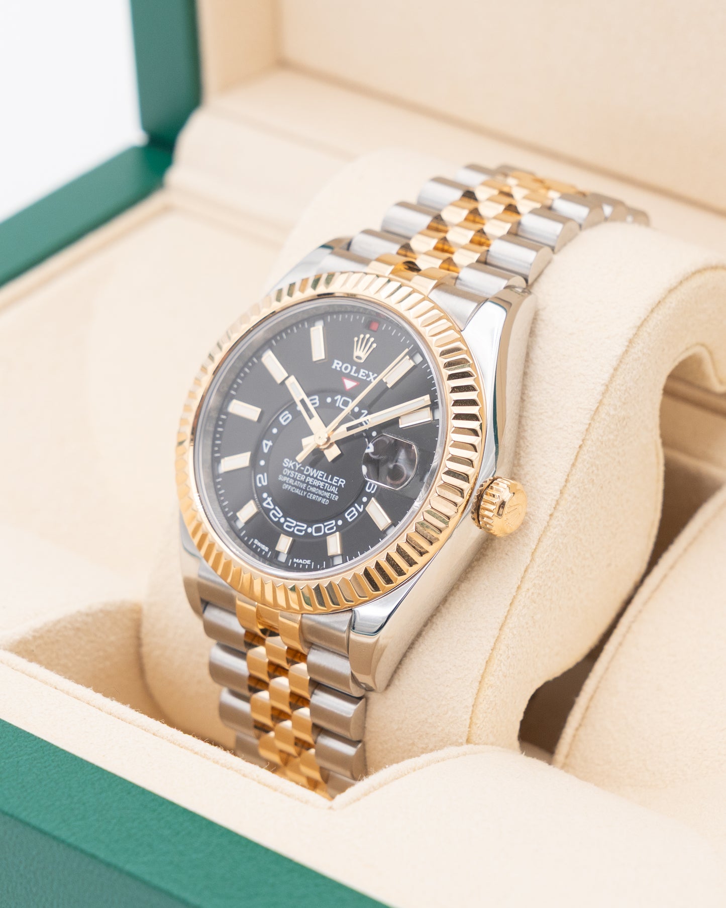 Rolex Skydweller 42mm 326933 Two Tone Yellow Gold Black Dial Fluted Jubilee 2021