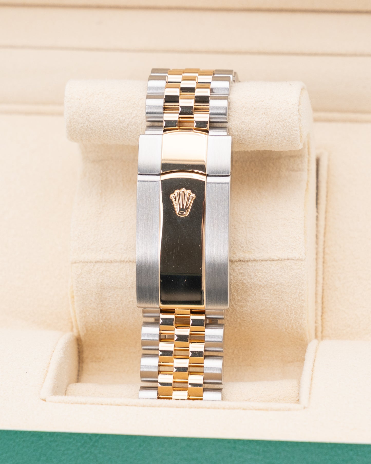 Rolex Skydweller 42mm 326933 Two Tone Yellow Gold Black Dial Fluted Jubilee 2021