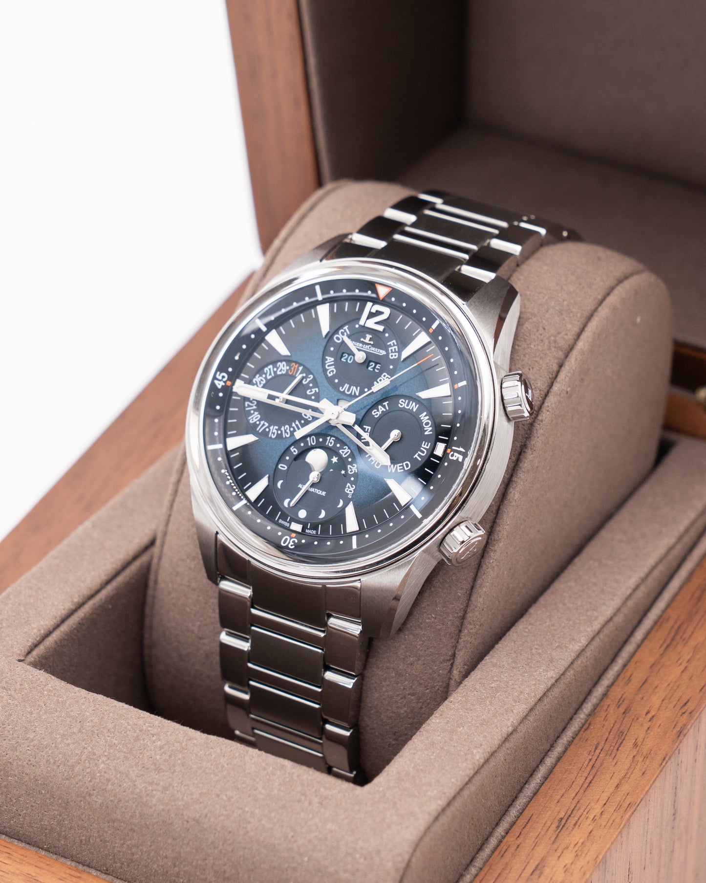 Jaeger LeCoultre Polaris Perpetual Calendar 42mm Q9088180 Blue Fume Dial 2023